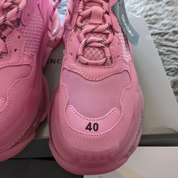 Balenciaga Triple S Sneakers. - Picture 5 of 10